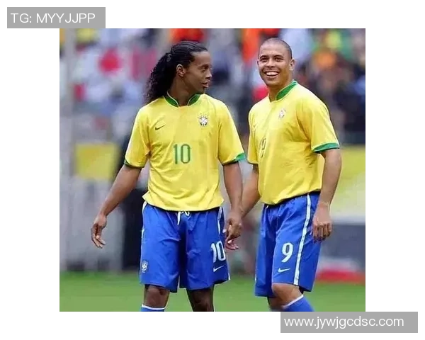 足球明星的风采与传奇球员的相似之处探讨